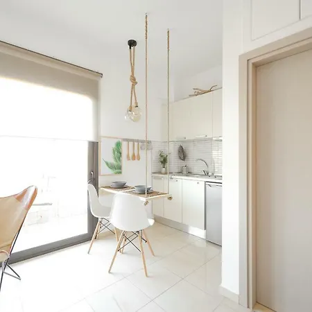 F & B Collection - Escape Avenue Apartment *